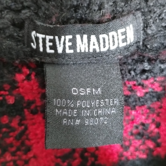 Steve Madden Buffalo Plaid Turtleneck Poncho Red Black One Size Fits Most - Picture 4 of 5